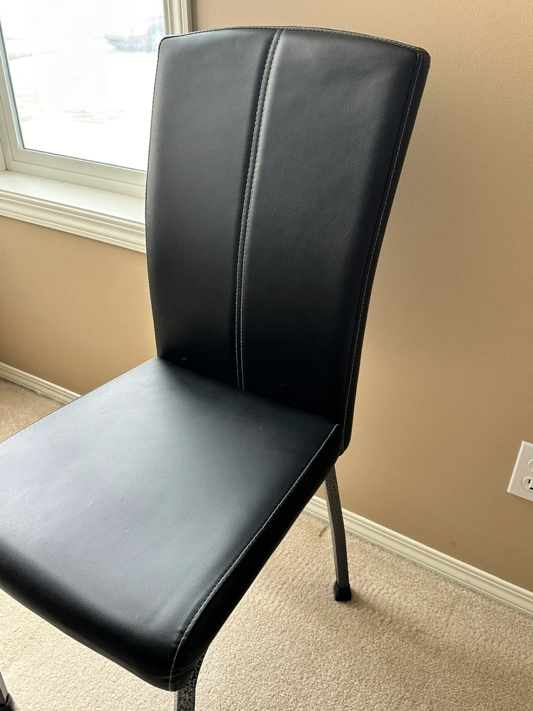 Dining table with 4 leather chairs (Set of 4) - photo 2