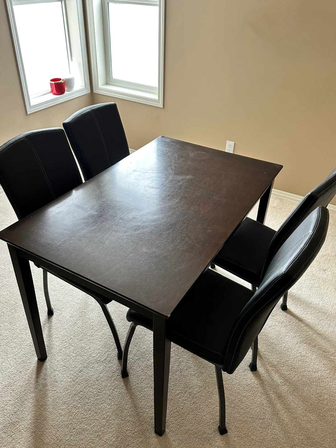 Dining table with 4 leather chairs (Set of 4)