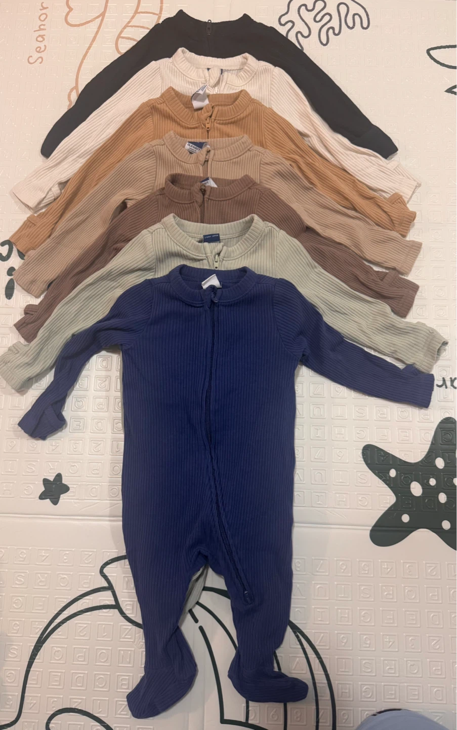 7pc Old Navy Baby Ribbed 2-Way Zipper Sleepers - 0-3M - photo 2