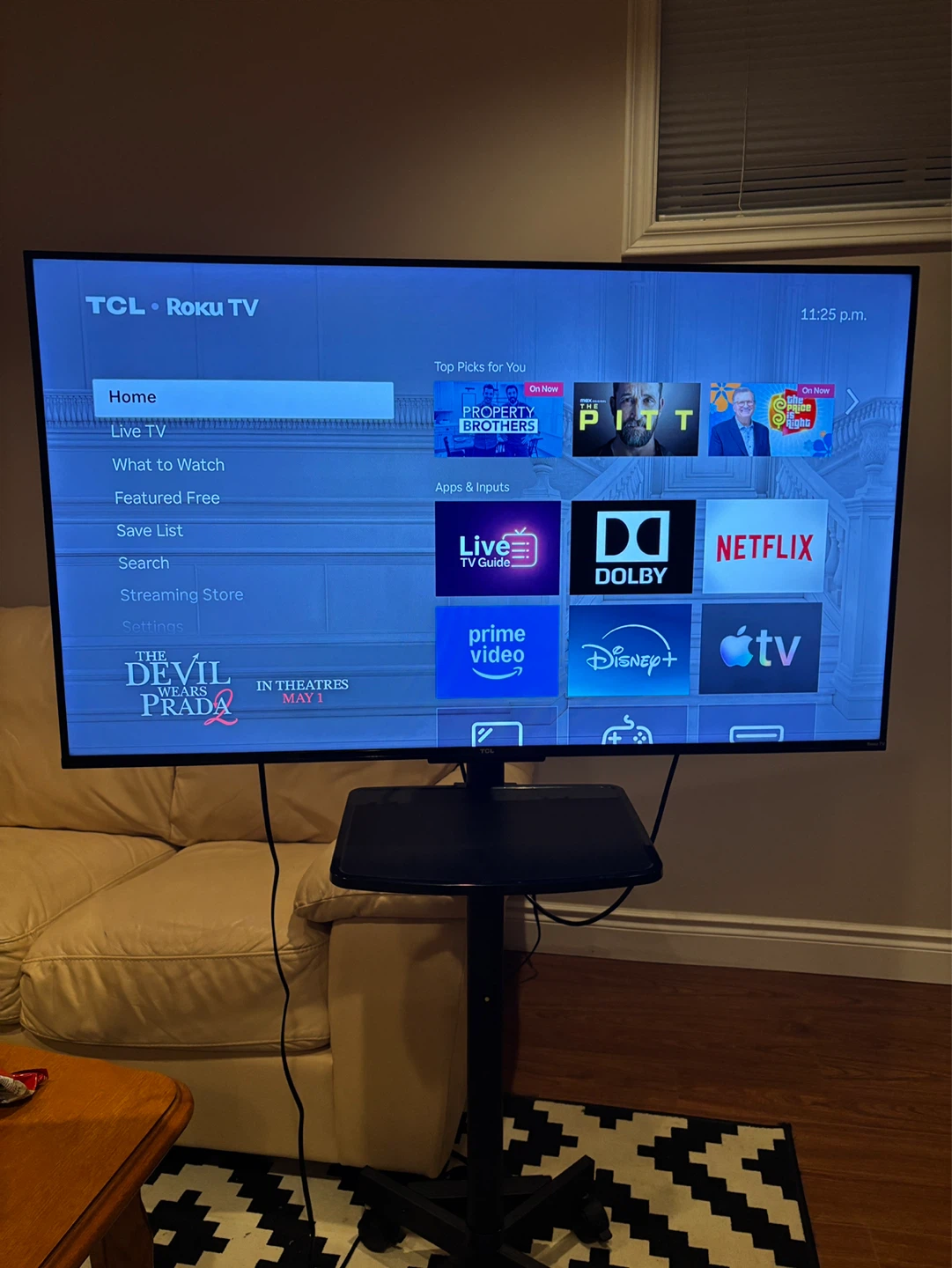 Roku smart TV + Vacuum cleaner