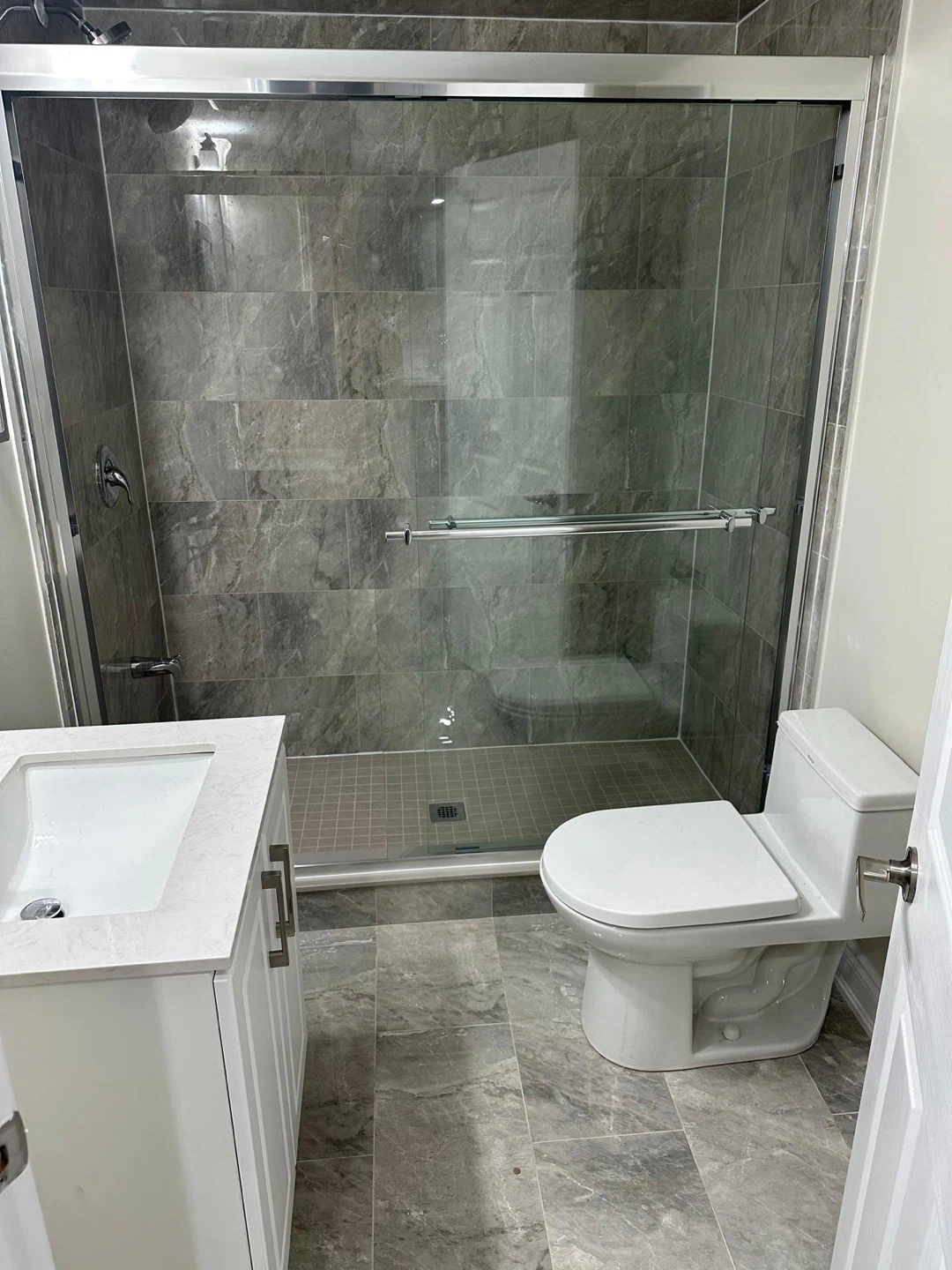 2 bed 1 bath apartment for Rent - photo 5
