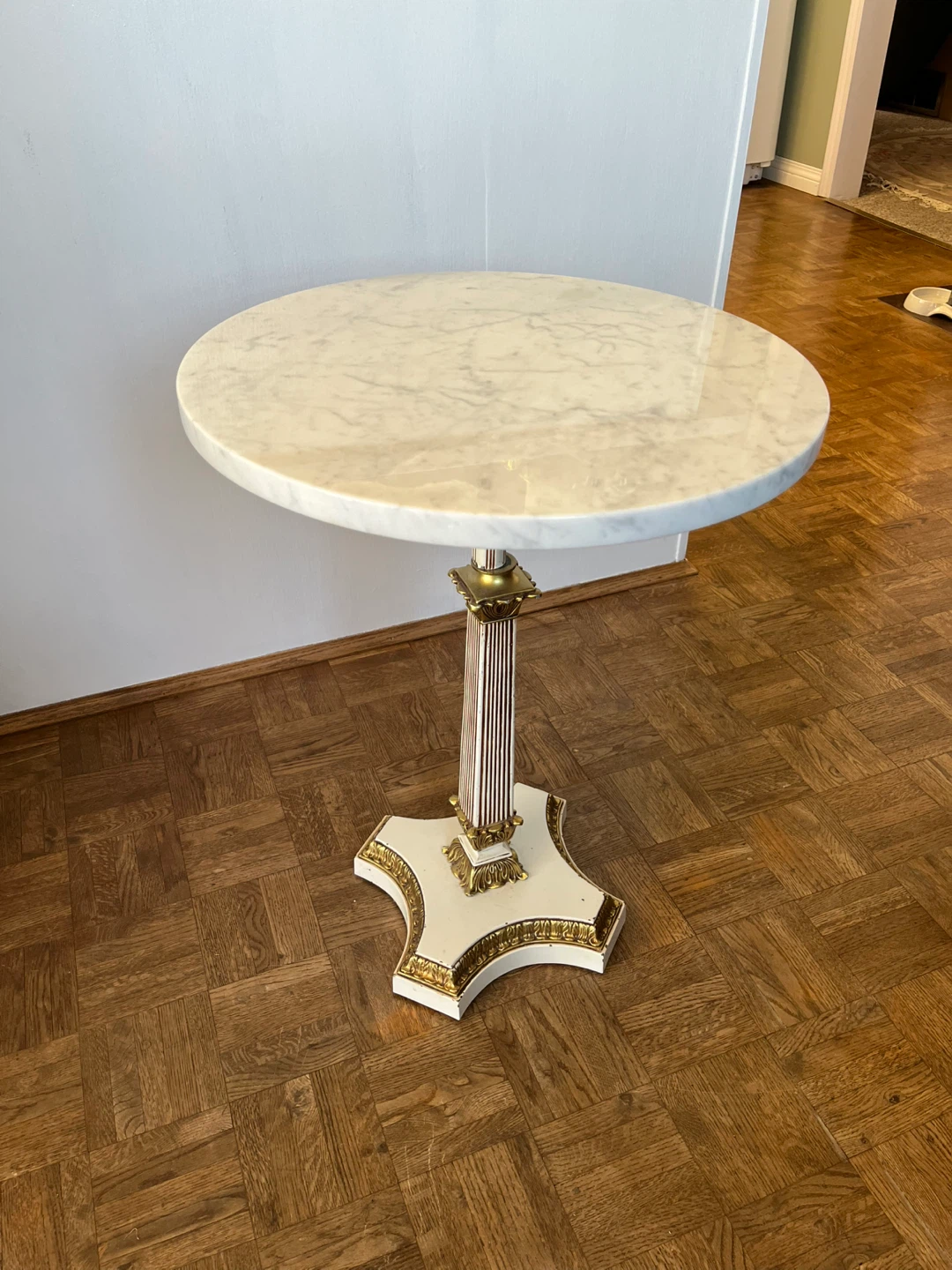 Round Marble Pedestal Accent Table made in Italy rare size - photo 2