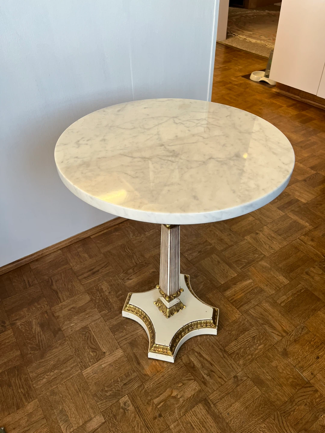 Round Marble Pedestal Accent Table made in Italy rare size - photo 3