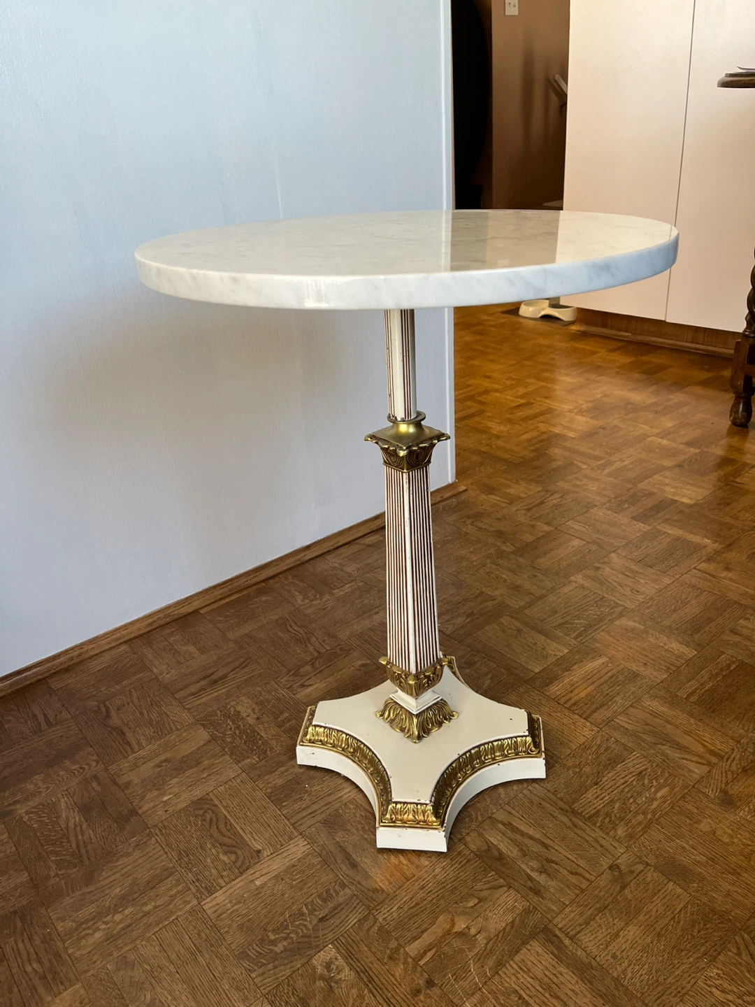 Round Marble Pedestal Accent Table made in Italy rare size - photo 4