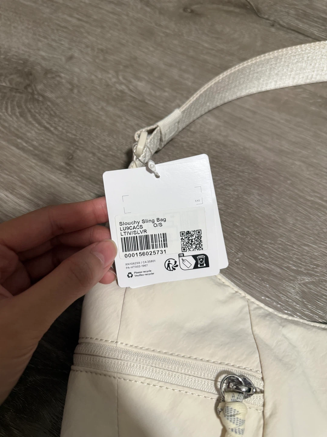 Lululemon Slouchy Sling Bag (BNWT) - photo 3