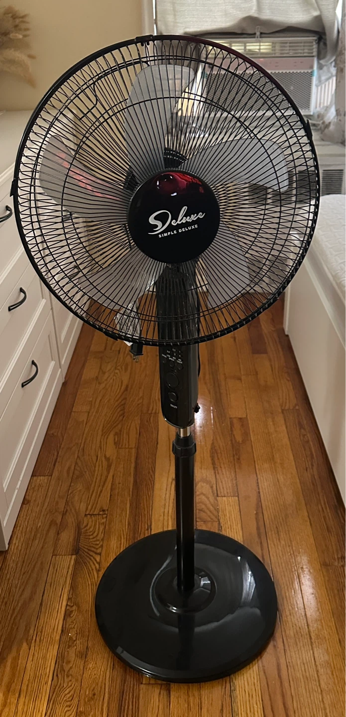 Deluxe oscillating Standing Fan