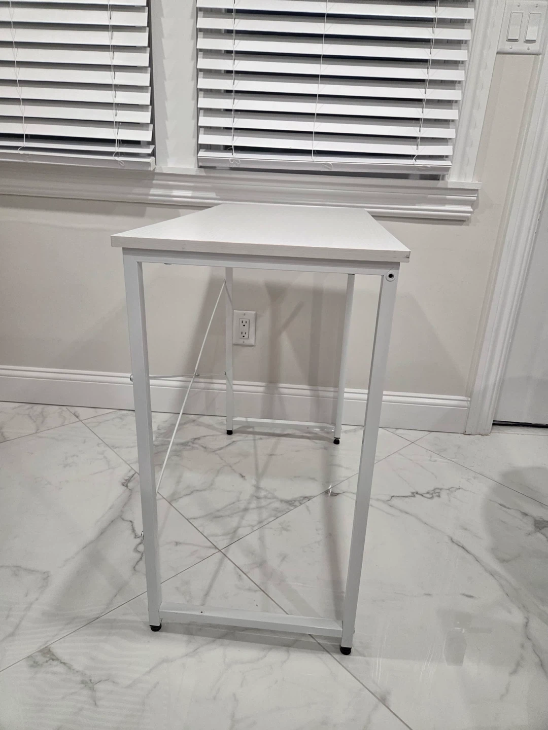 White Metal Frame Desk - photo 2