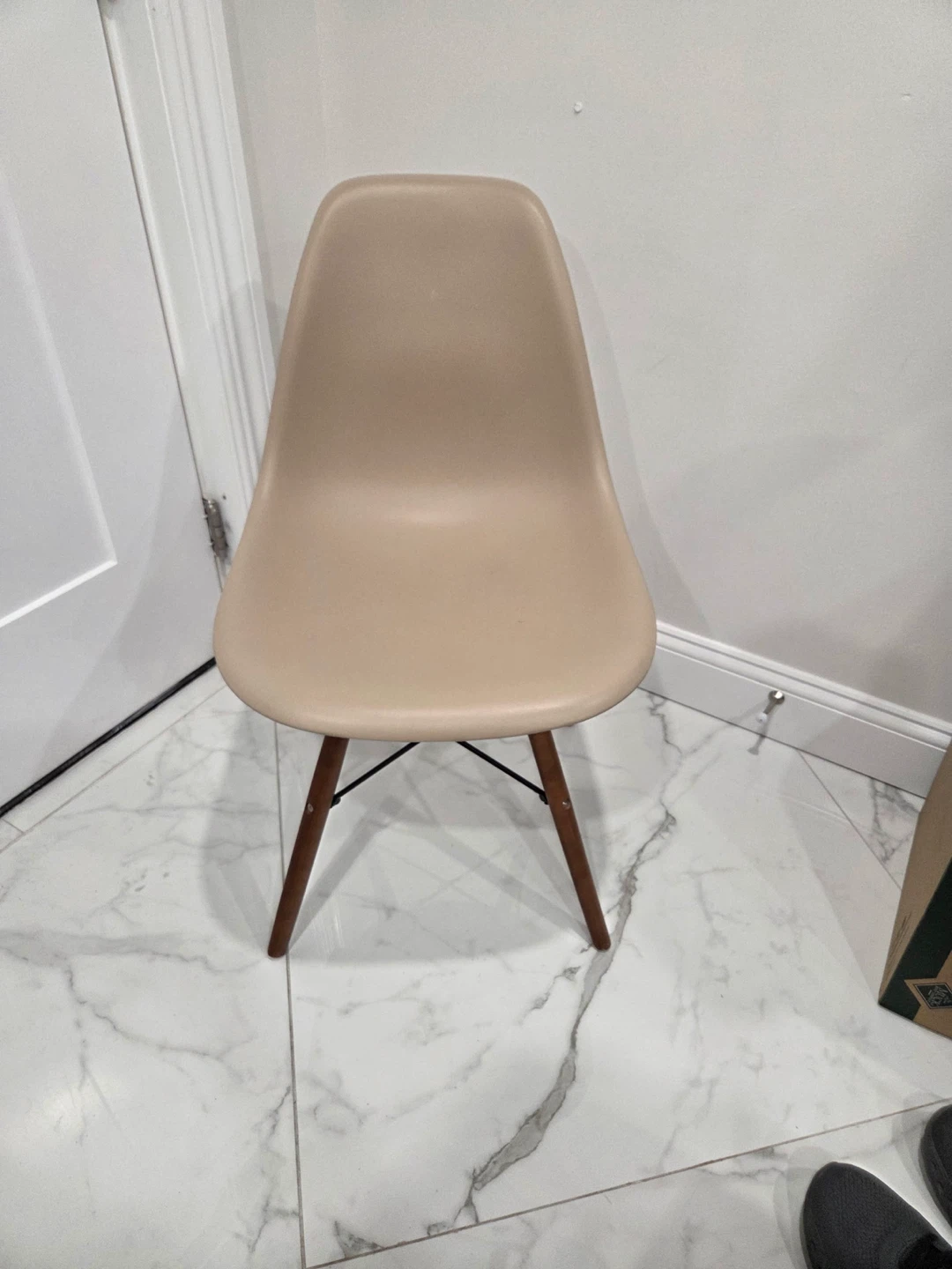 Beige Mid-Century Modern Style Dining Chair