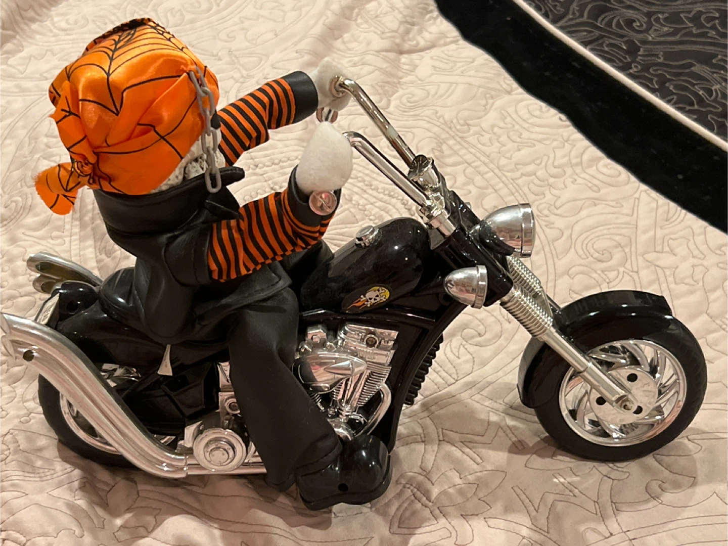 Dandee “Born to be wild” Halloween Skeleton Biker Motorcycle - photo 2