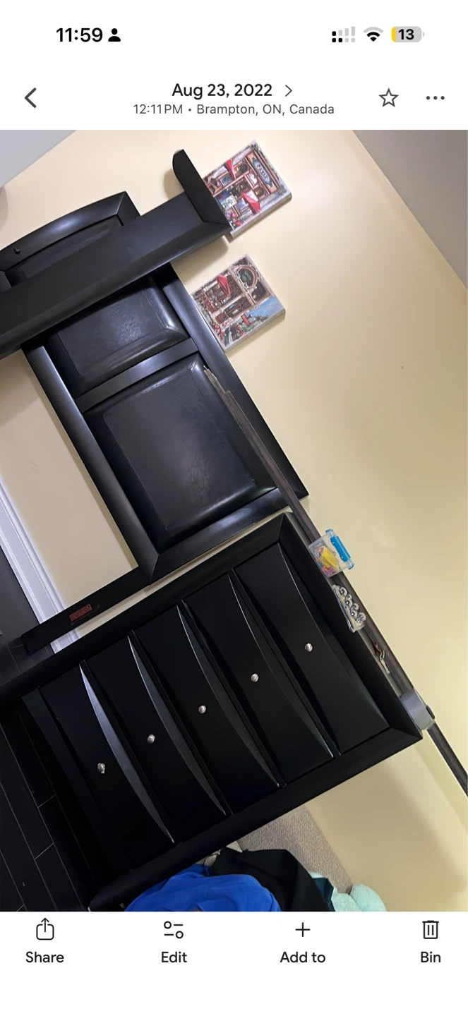 Black Queen Bed set ,bed Frame,2 nightstand 1 chester