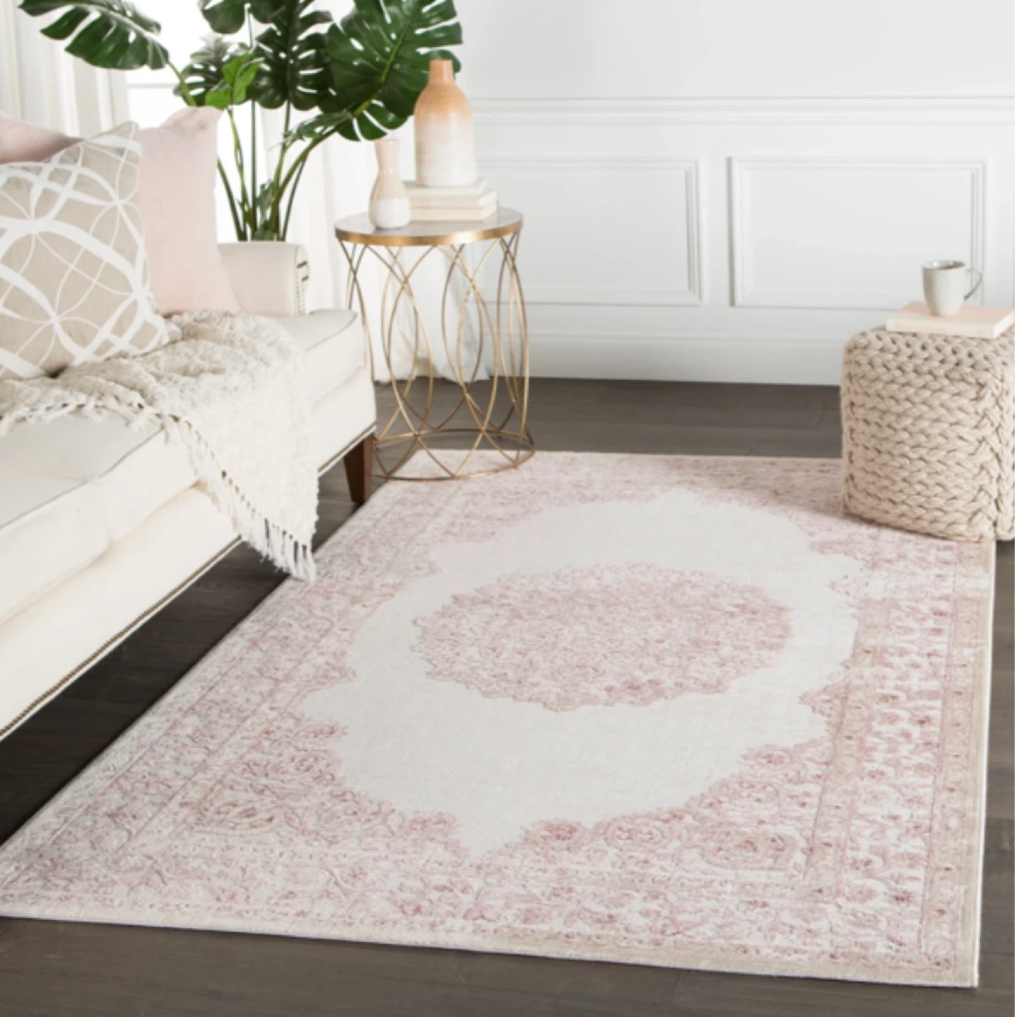 Beautiful Ivory and Pink Area Rug - 7' 6" x 9' 6"