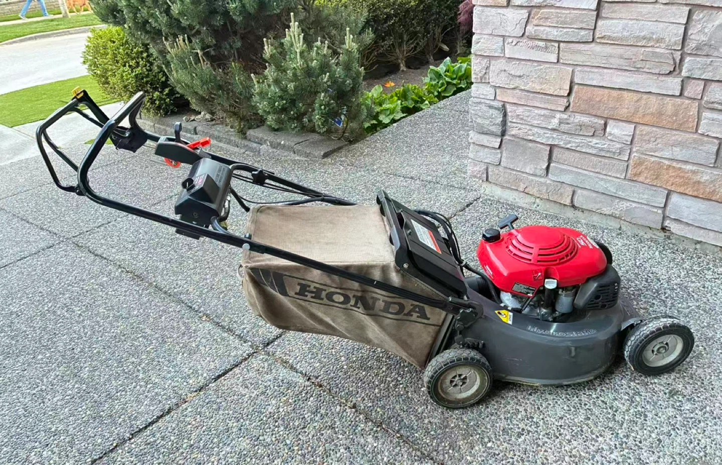 Honda Hydrostatic Self-Propelled Lawn Mower HR215 - photo 3