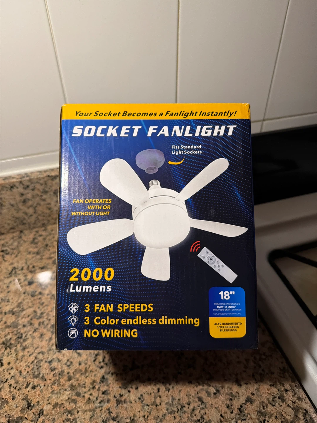 Socket Fanlight 18" White with Remote