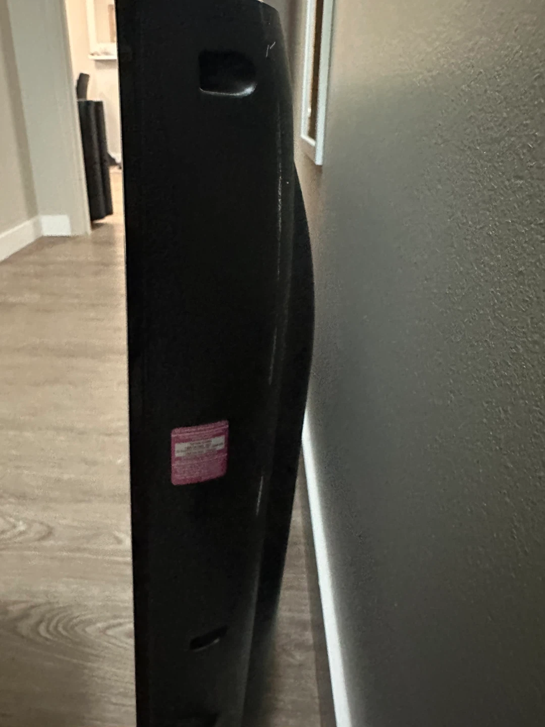 LG 37" LCD TV - photo 3