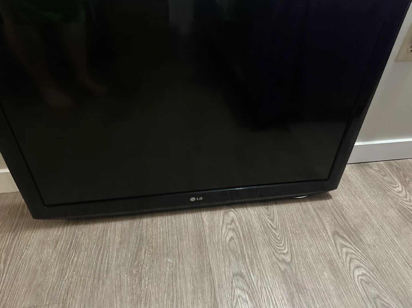 LG 37" LCD TV
