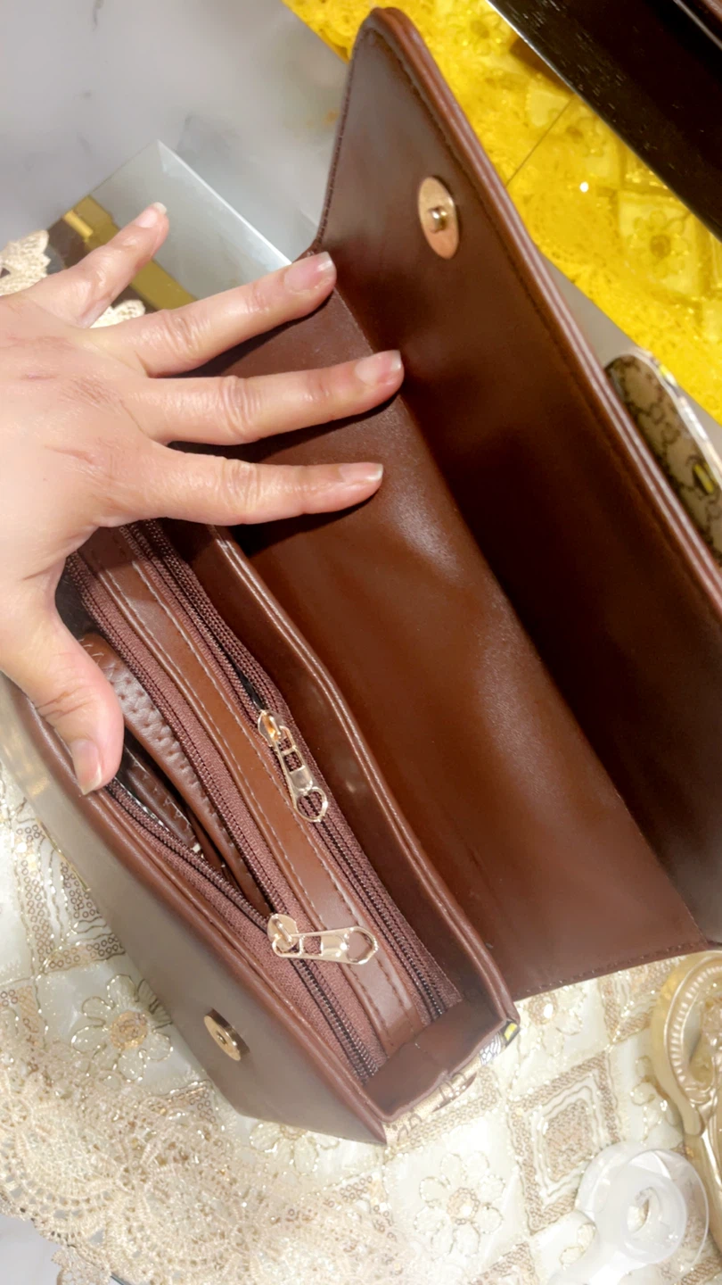 Gucci Bee Print Shoulder Bag - photo 5