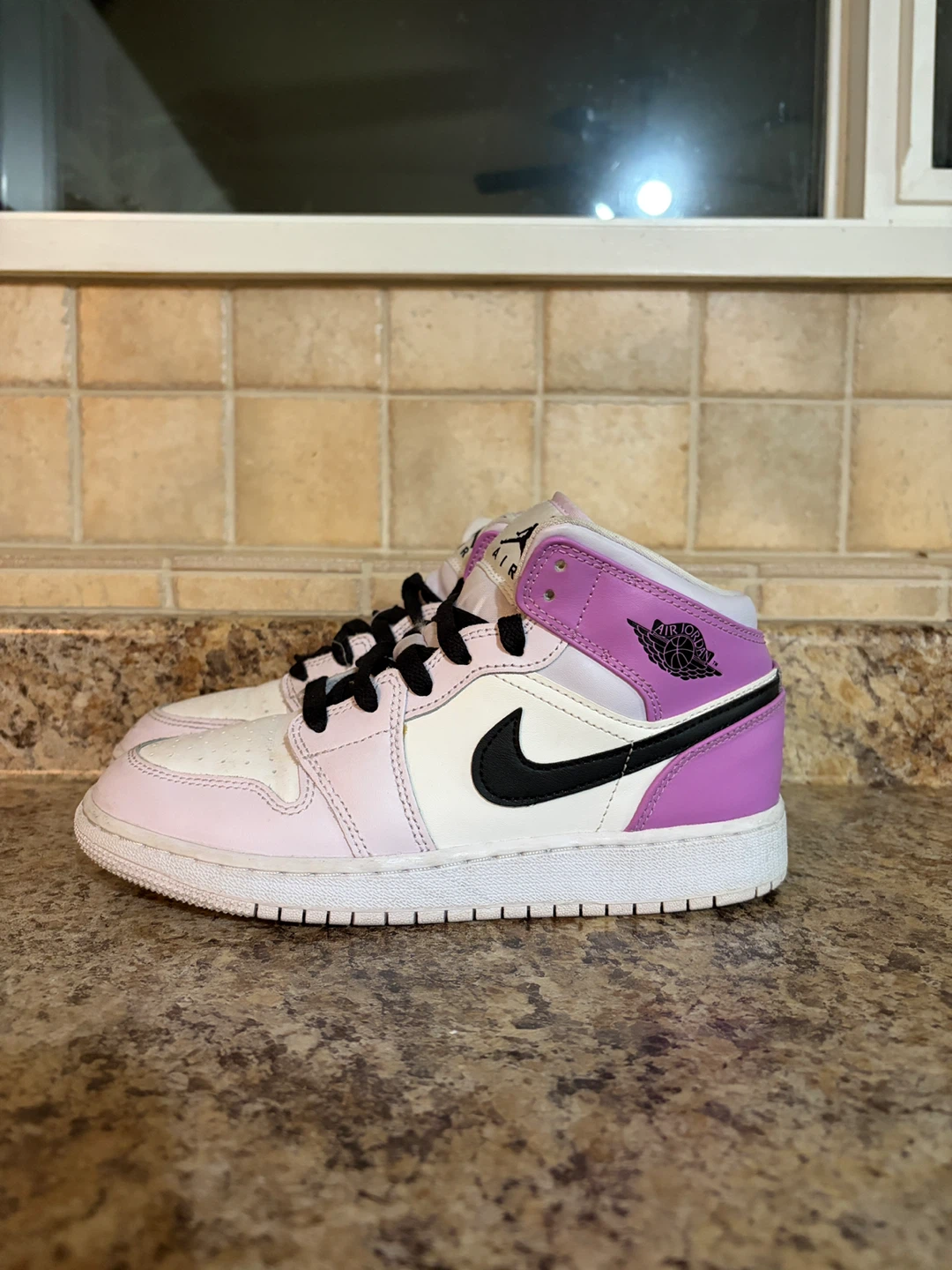 Air Jordan 1 Mid SE (Grade School) Light Purple White - photo 3