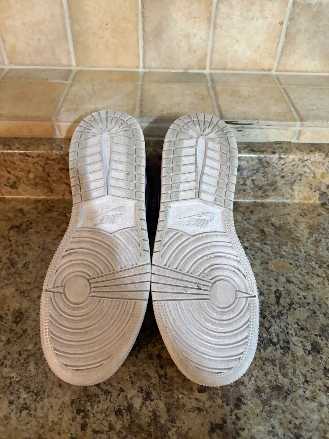 Air Jordan 1 Mid SE (Grade School) Light Purple White - photo 5
