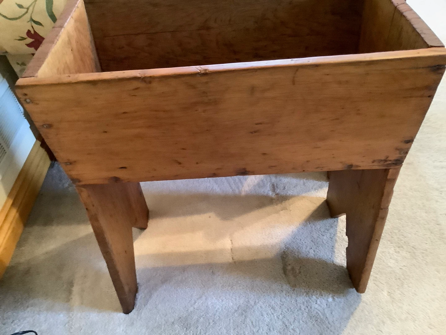 Antique Pine Wood Dough Box with Two Handles 🐞