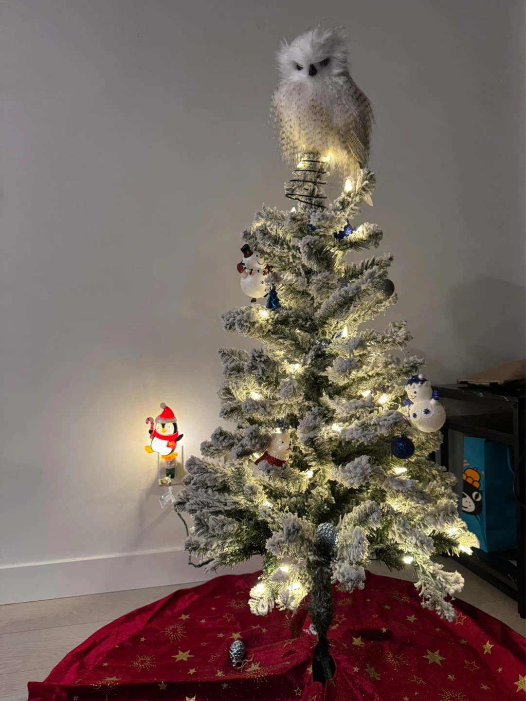 Christmas Tree + Tree Skirt (Free Penguin Night Light 🐧✨)