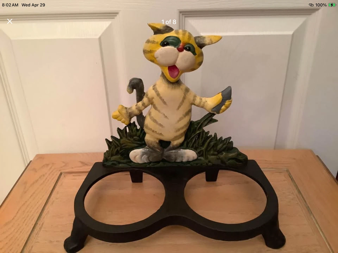 Vtg Cast Iron Raised Cat Food/Water Stand 🐞