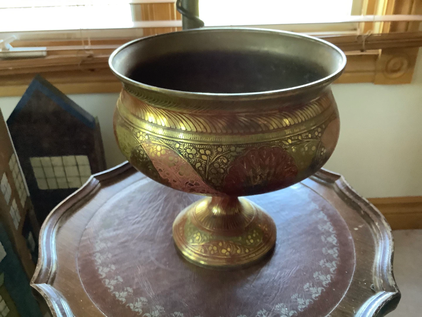 Vt Hd Engraved/Etched Brass Bowl/Jardiniere on a Pedestal Base 🐞