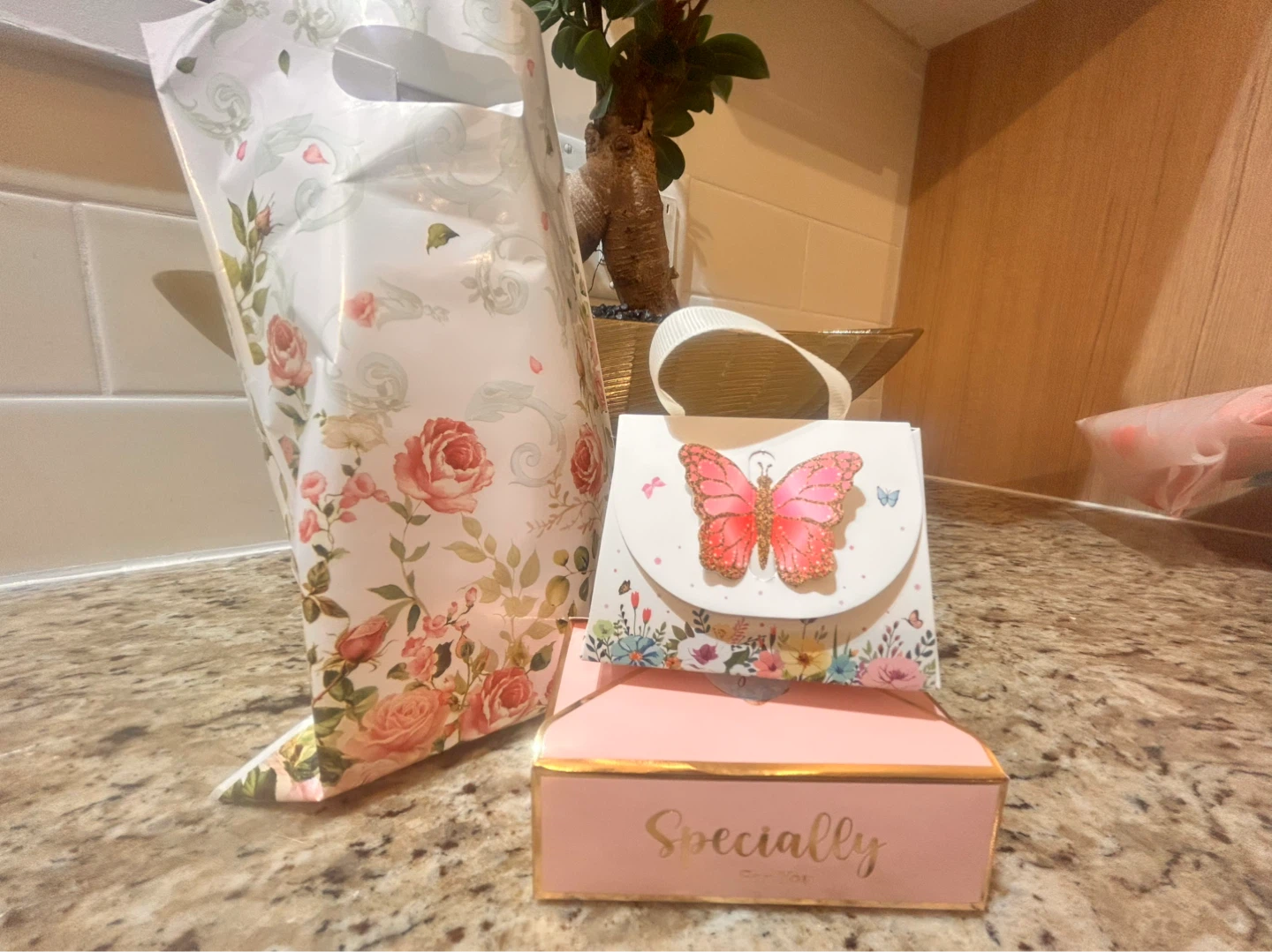 Birthday ,occasions Gifts ,surprise gifts for girls or women