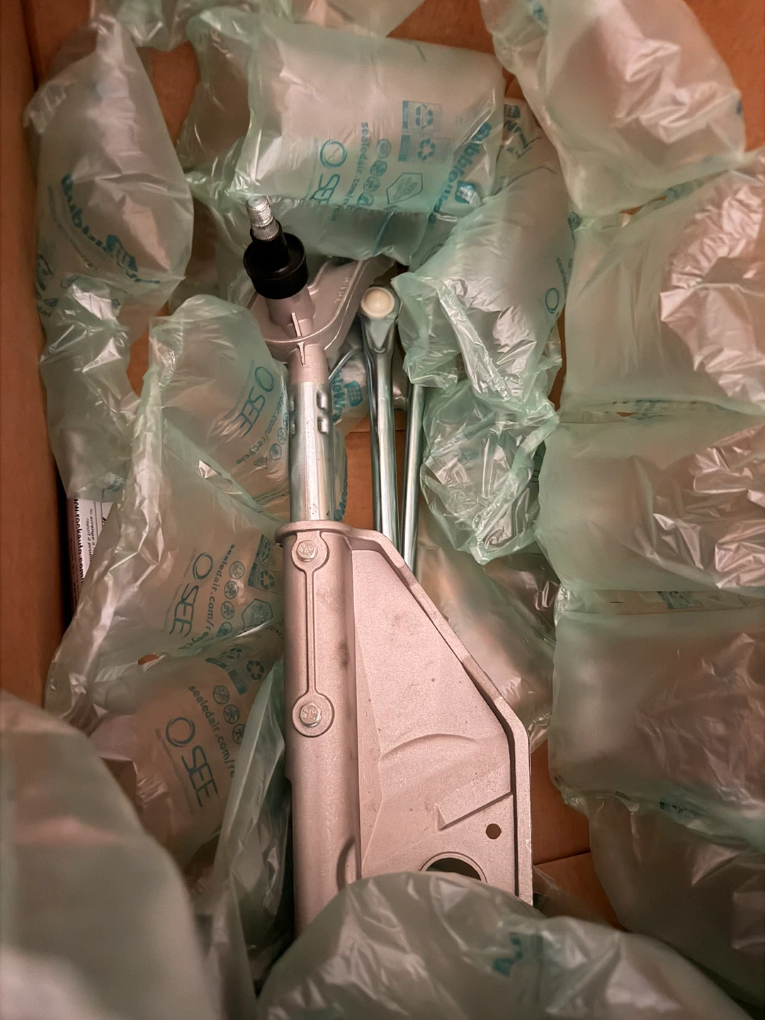 08 CRV Windshield Wiper Linkage Assembly - photo 3