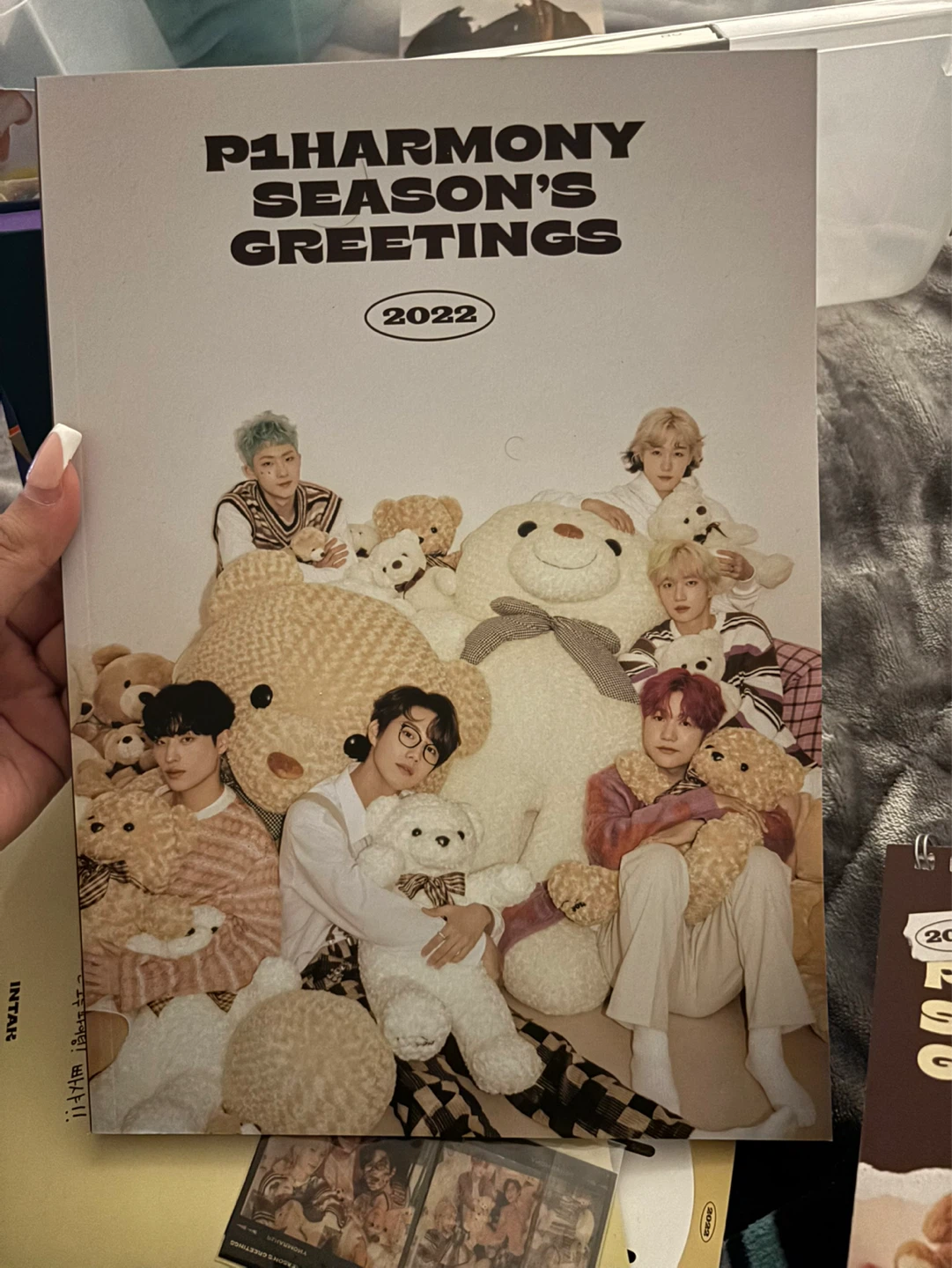 P1Harmony 2022 Season's Greetings Photobook & Photocard Set - photo 2