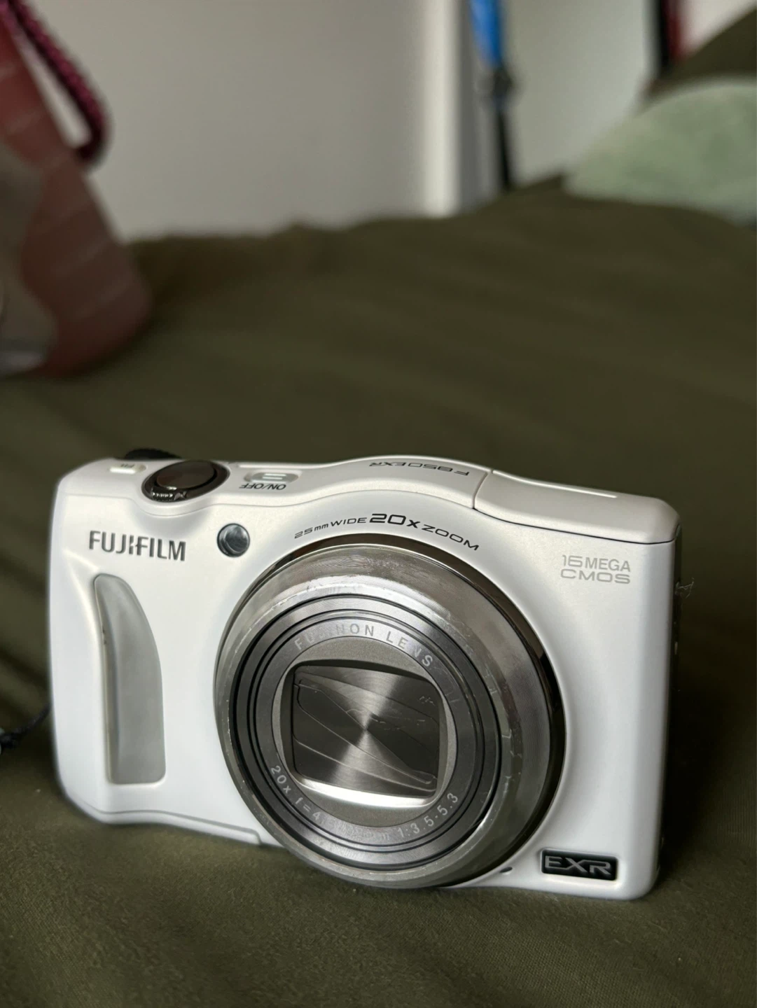 Fujifilm FinePix F850EXR - photo 2
