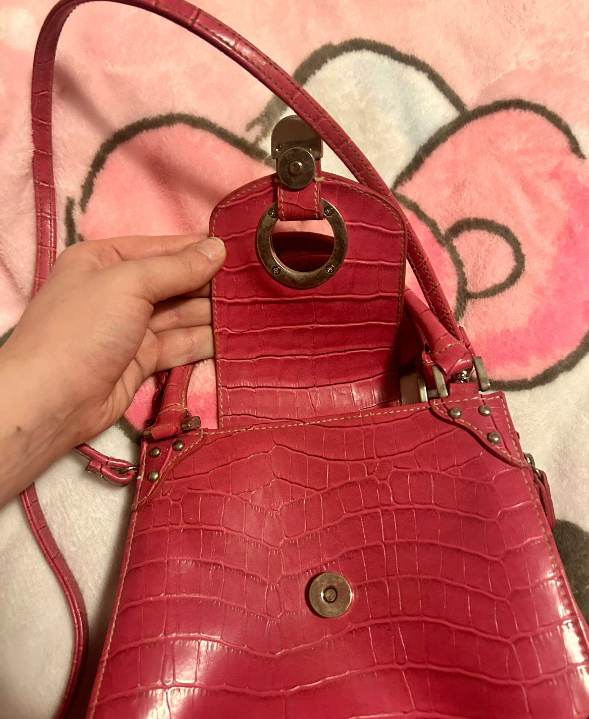 Vintage Raspberry Red Croc-Embossed Leather Handbag - photo 3