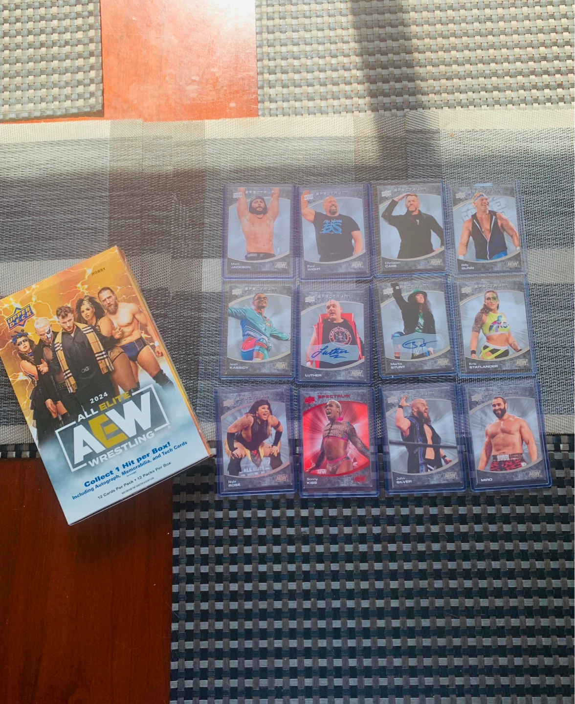 AEW Wrestlers over 100 loose trading upper deck cards