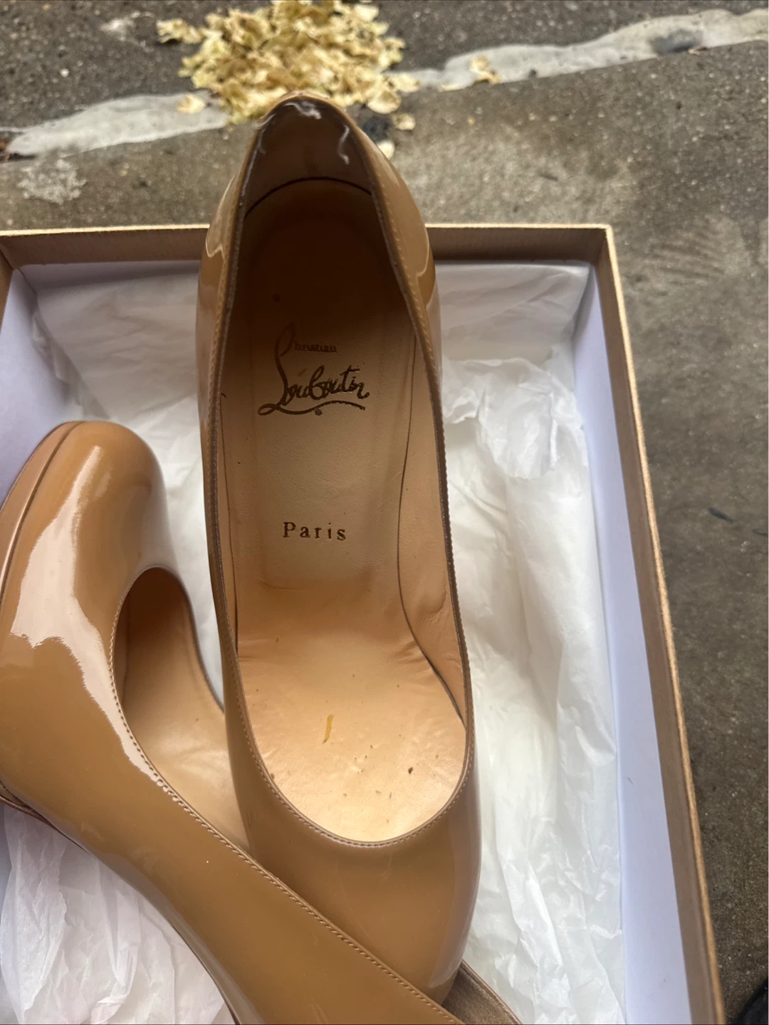 Christian Louboutin Paris Patent Leather Heels - photo 3