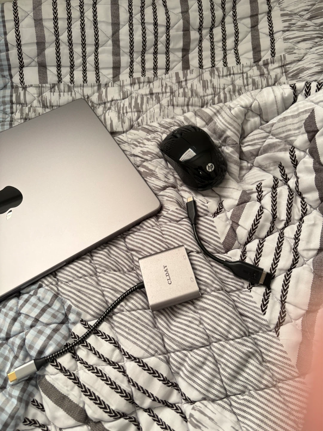 Apple MacBook Pro - M1 pro Chip - Lightening Fast - photo 5