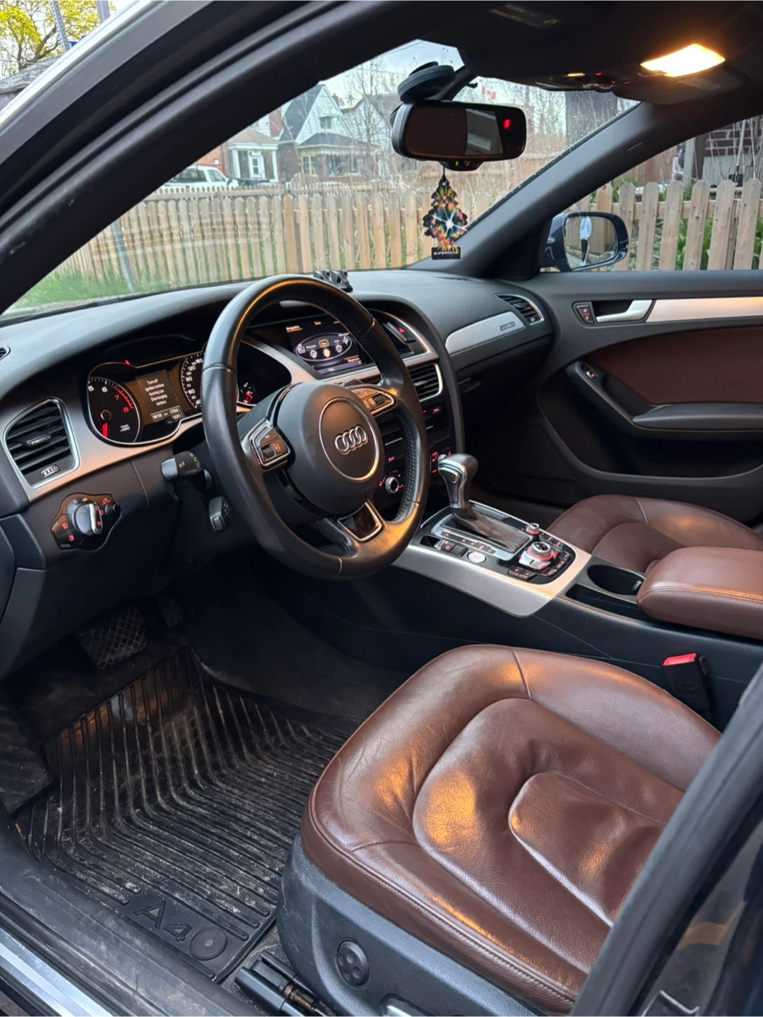 Audi A4 2.0T Sedan - photo 4