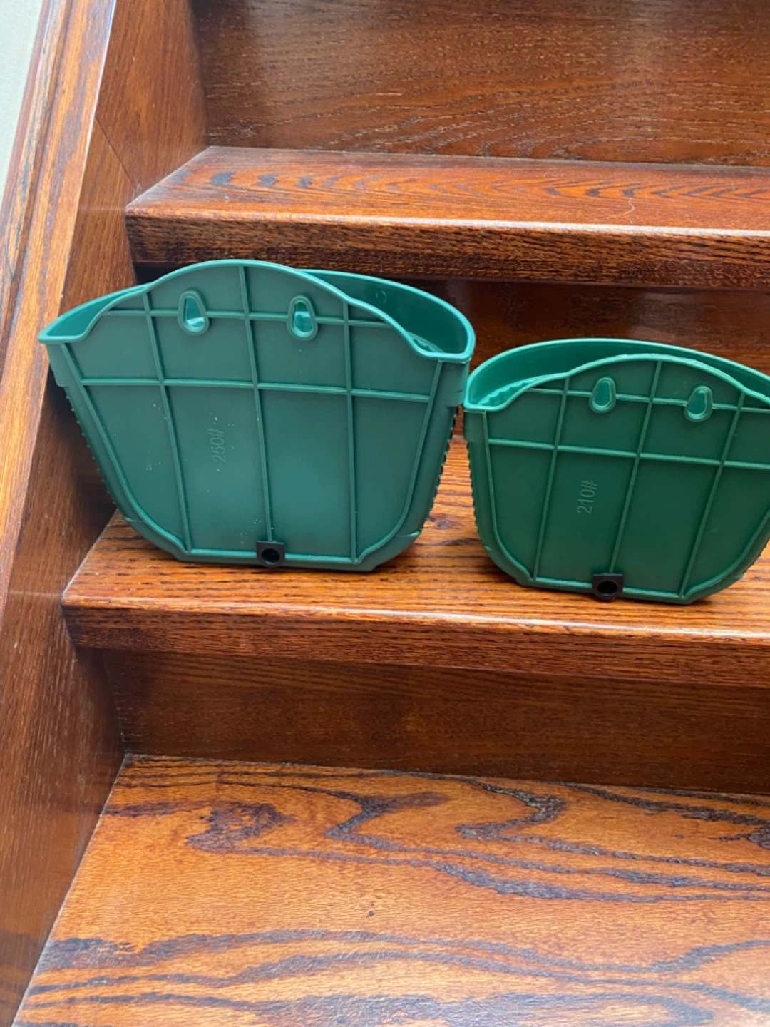 Set of 2 Green Plastic Wall Planters - photo 4