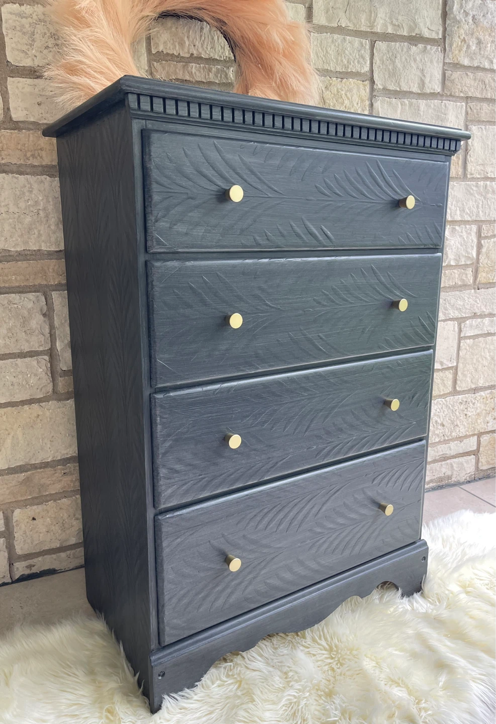 Wooden 4 drawers dresser redone in Brushed Gray/Gold - photo 5