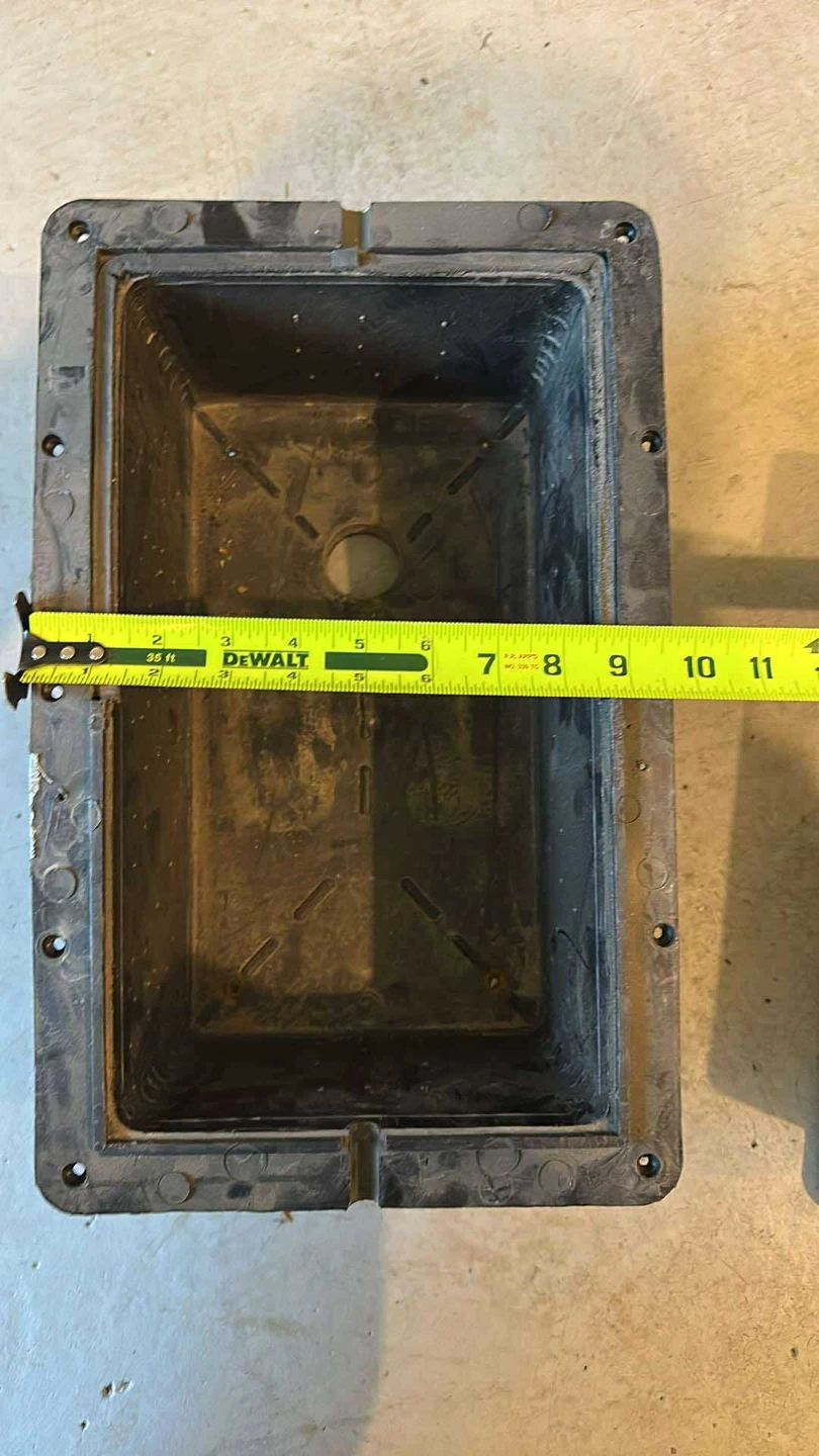 RV Battery box with Hose - photo 4