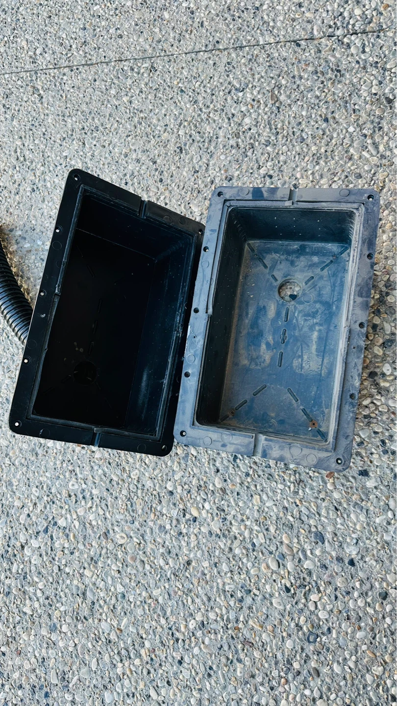 RV Battery box with Hose - photo 2