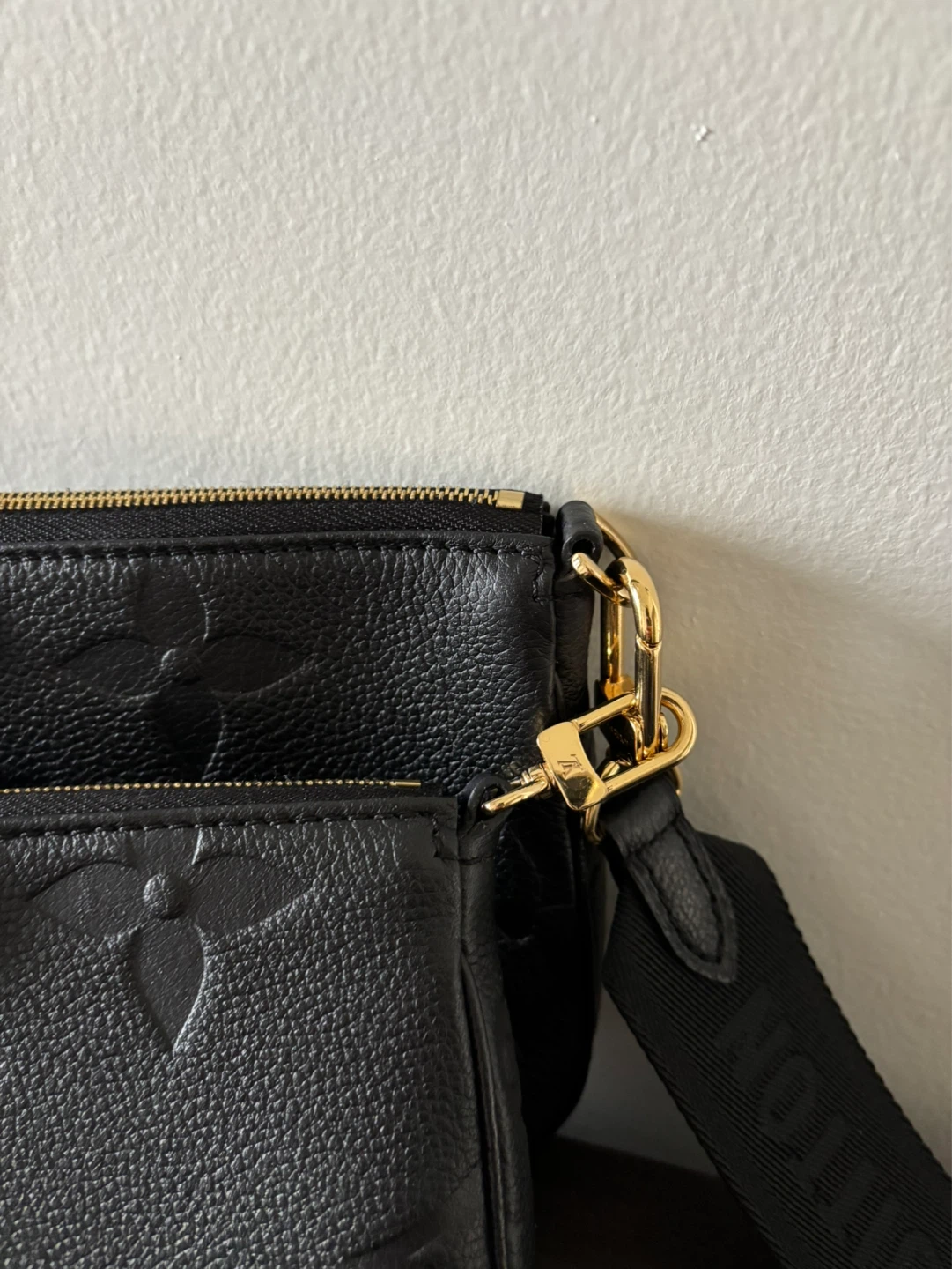 LOUIS VUITTON MULTI POCHETTE ACCESSORIES COMES WITH EXTRA STRAP - photo 5