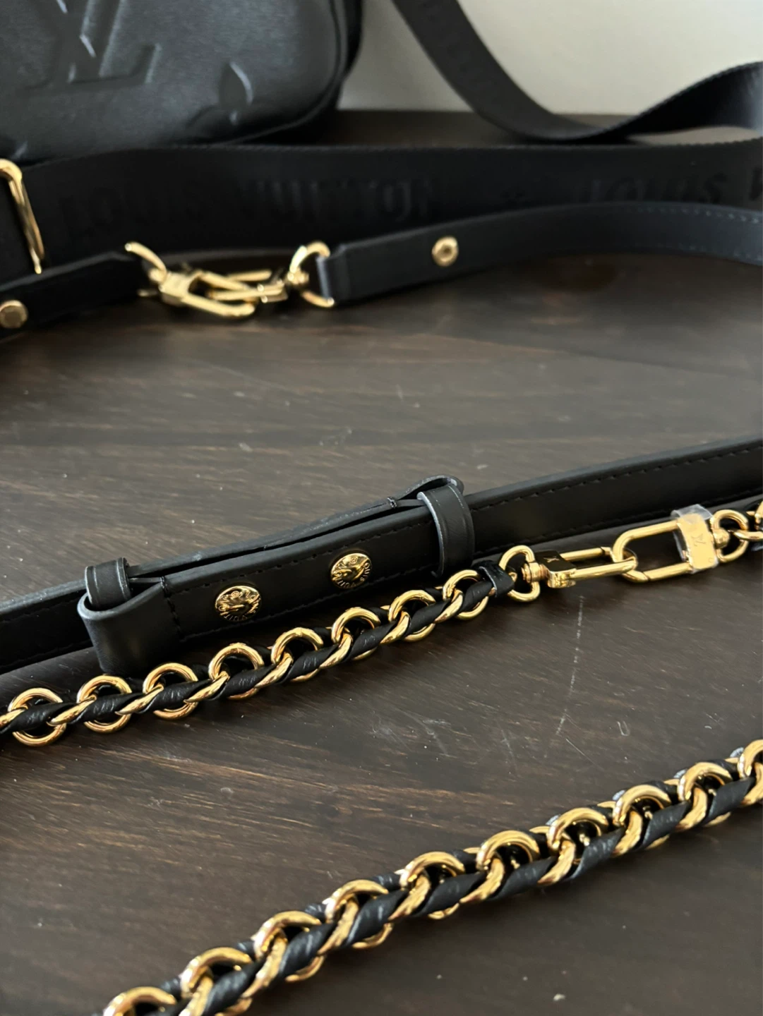 LOUIS VUITTON MULTI POCHETTE ACCESSORIES COMES WITH EXTRA STRAP - photo 4
