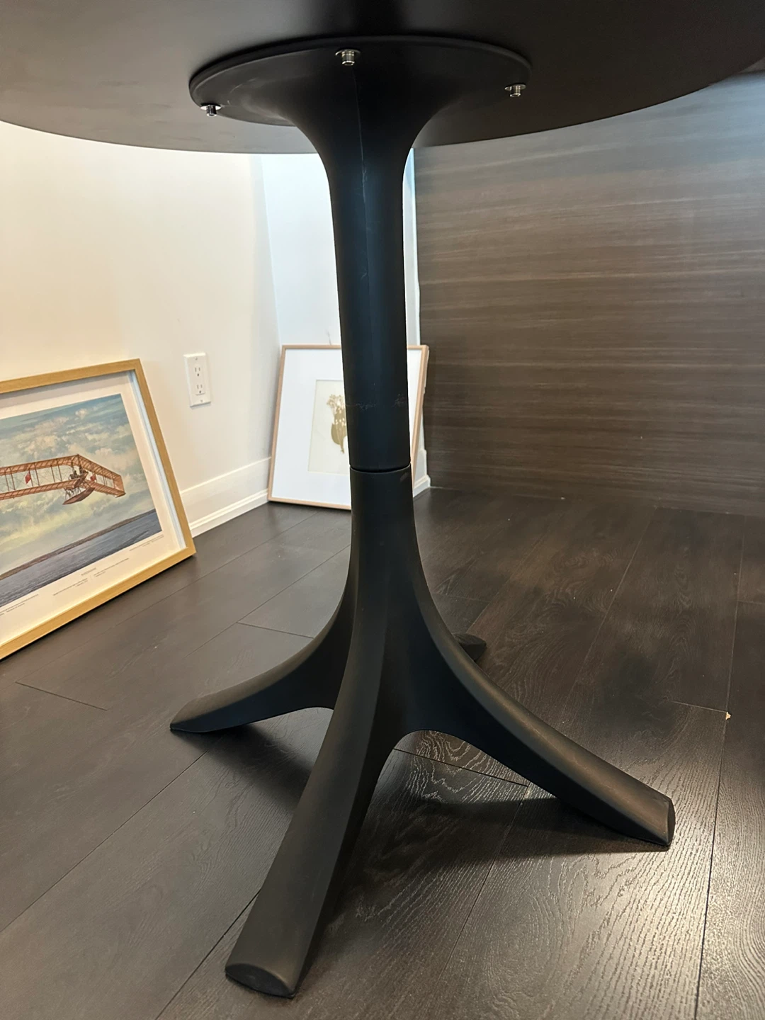 Black Round Pedestal Table - photo 2