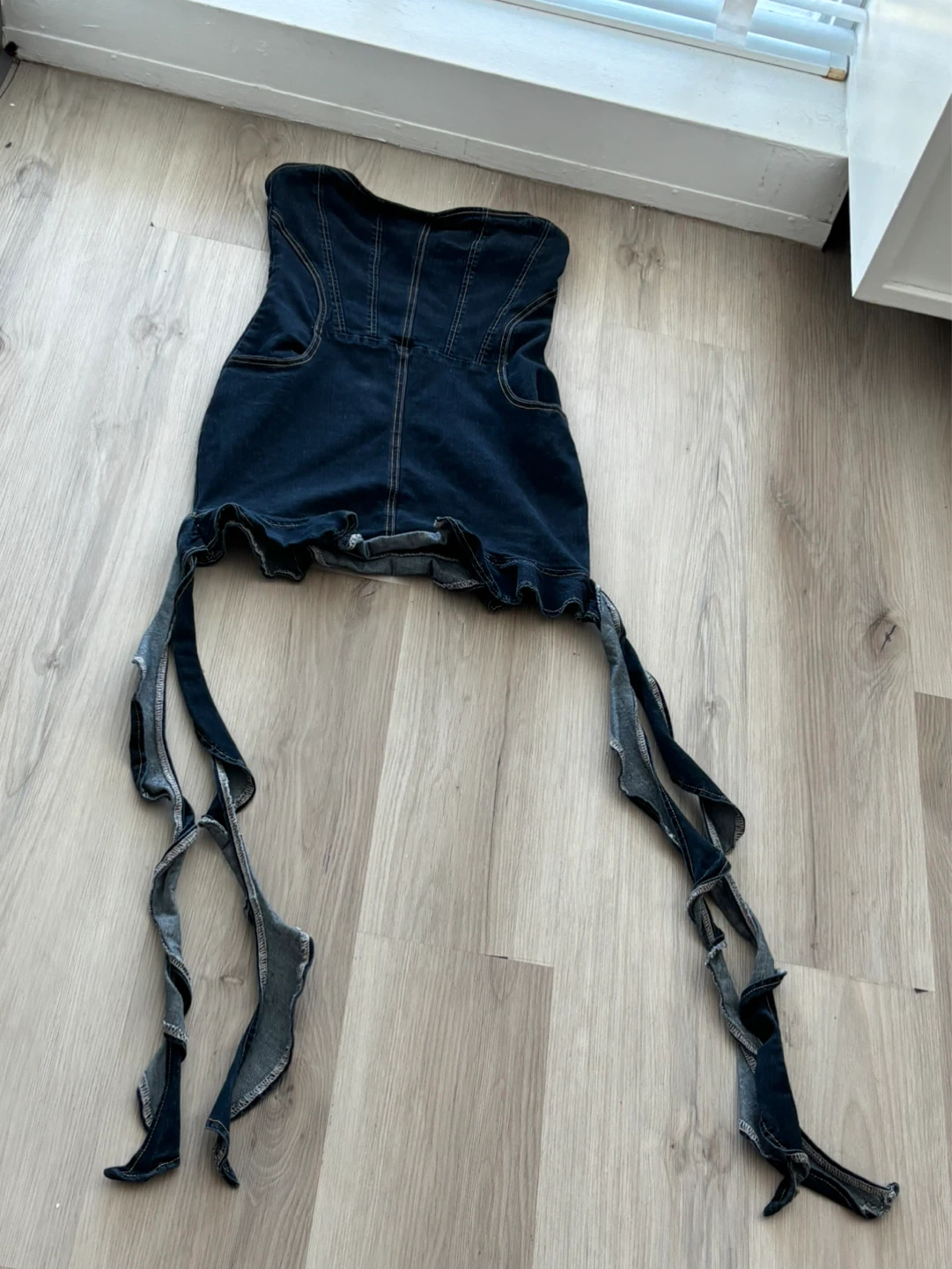 AKIRA Dark Wash Denim Corset Top With Extra Long Ties – Size M