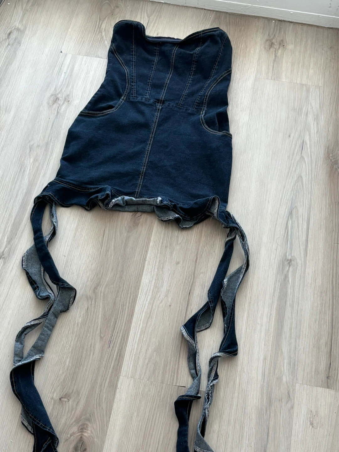AKIRA Dark Wash Denim Corset Top With Extra Long Ties – Size M - photo 5