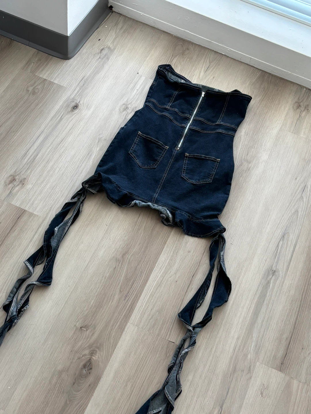 AKIRA Dark Wash Denim Corset Top With Extra Long Ties – Size M - photo 4