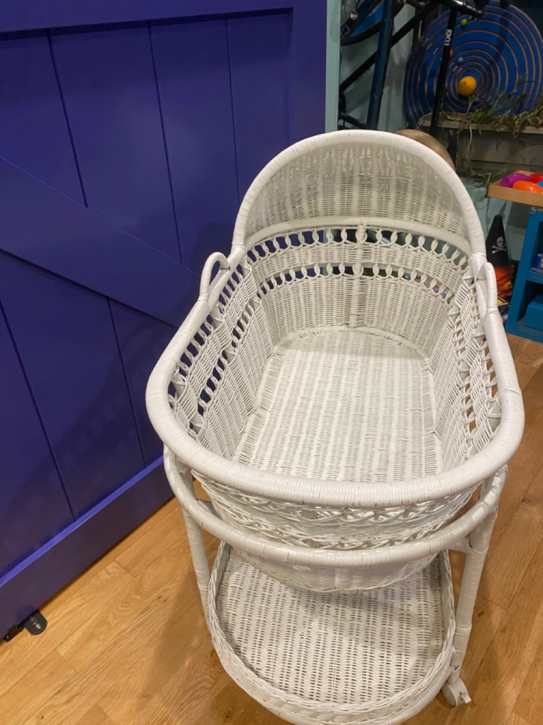 White Wicker Baby Bassinet with Stand - photo 5
