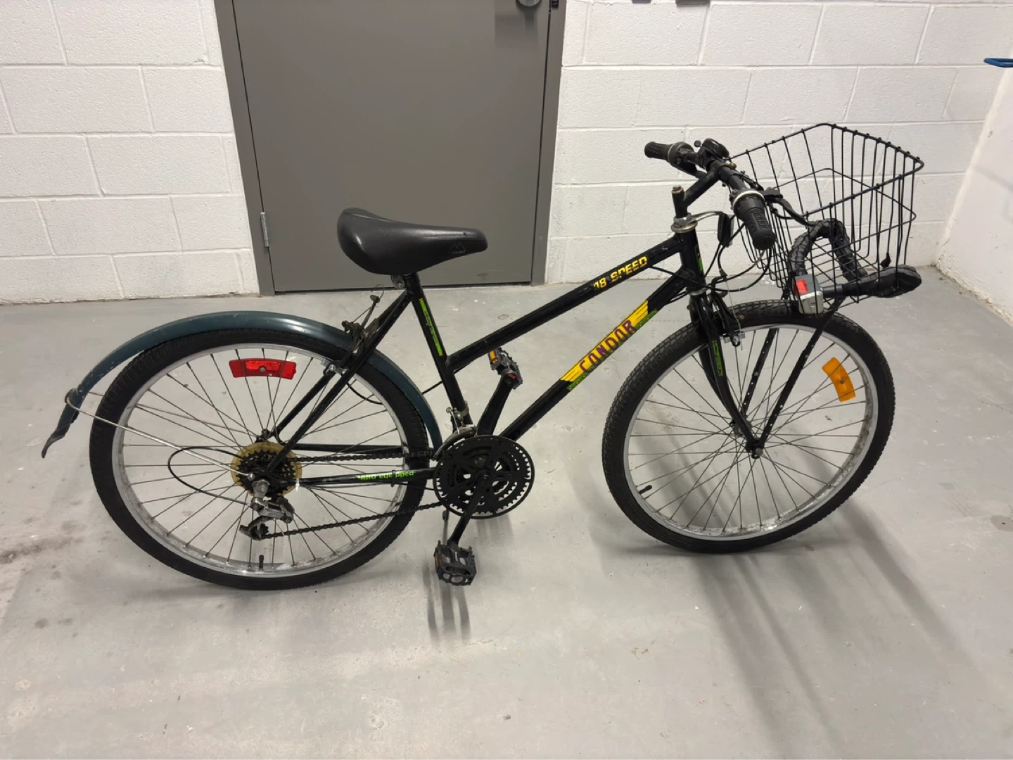 Condor 18-Speed Bicycle with Basket