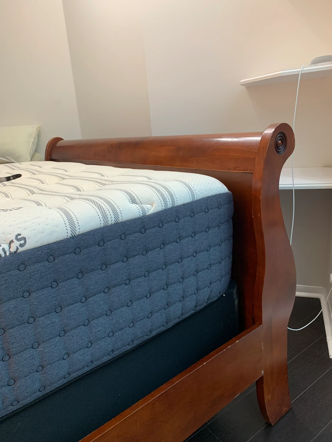 Solid Wood Sleigh Bed - Queen - photo 2