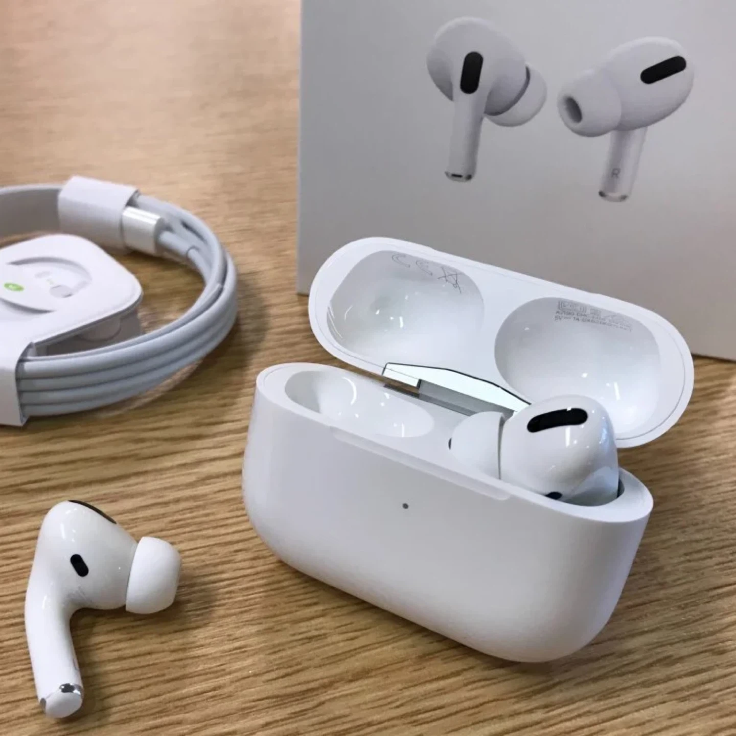 Apple AirPods Pro (1st Gen) with Charging Case - photo 2