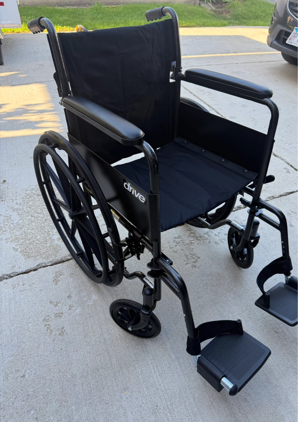 Drive Medical Lightweight Cruiser Wheelchair - Black - photo 5